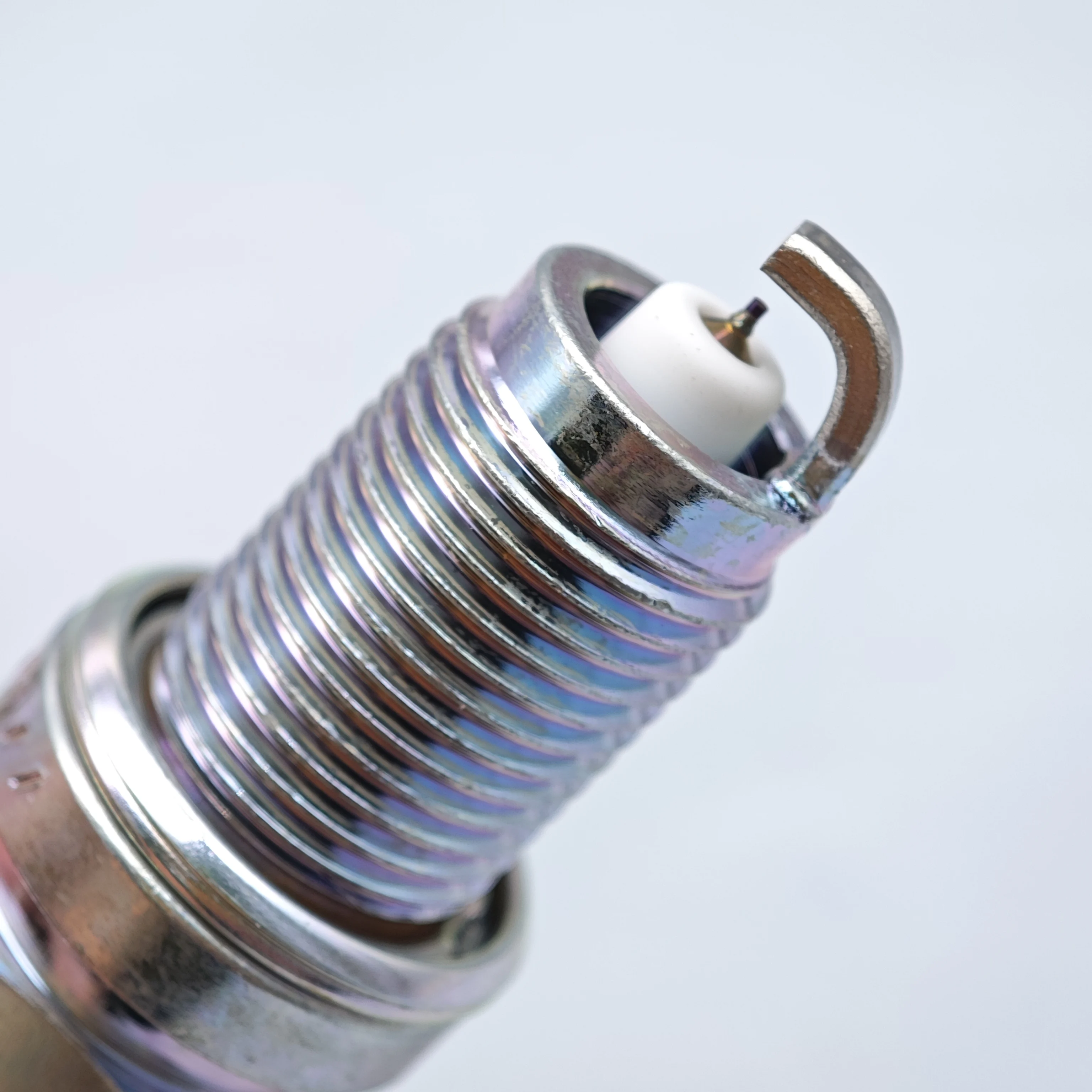 1pcs NGK Laser Iridium Spark Plug IZFR6K-11E 6748 is applicable to