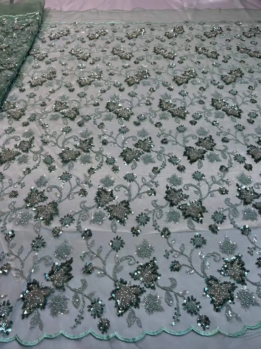 

Nigerian Heavy Beaded Lace Fabric Luxury Purple Dubai Tulle Embroidery Lace Fabric for Evening Dress Bridal Fabrics