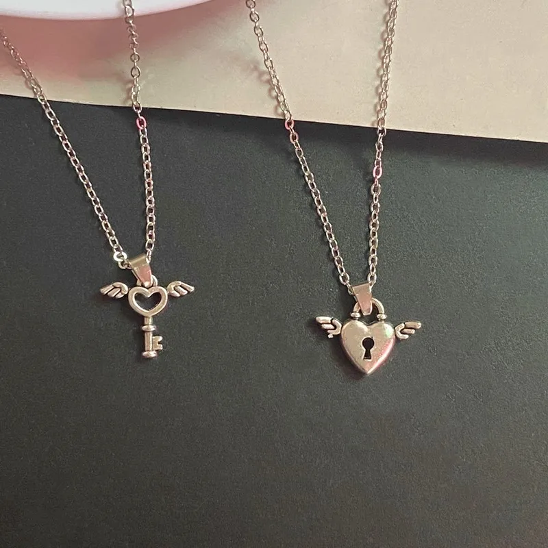 2 pcs/lots Lock Key Necklace For Women New Fashion Delicated Popular  Pendant Necklace Friendship Necklace Neck Jewelry Wholesale