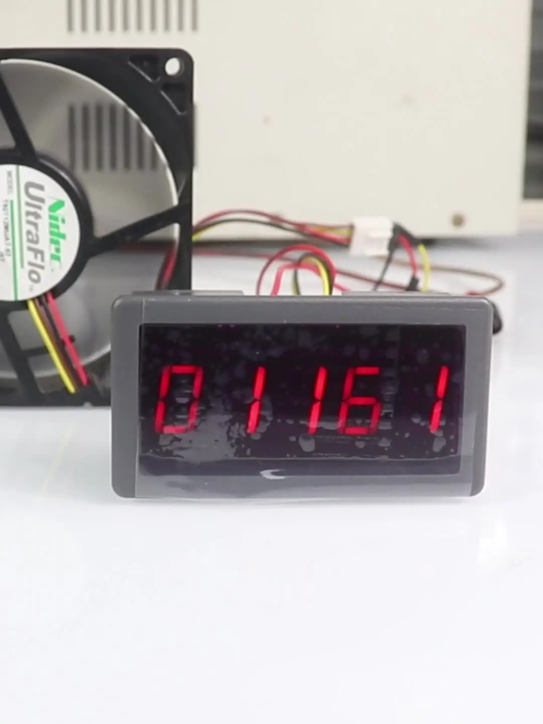 Bewinner LED-Drehzahlmesser 5-stellig - Mit Hallsensor, 30-99999 U/min, DC 5-30V