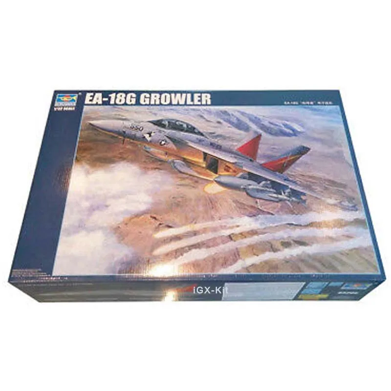 Trumpeter Vitrina Transparente Con Base Negra Para Maquetas – Protege Tus Kits De Polvo (117x117 Mm)