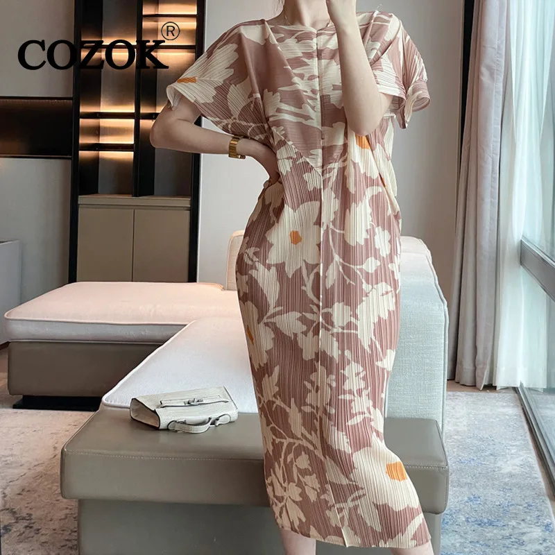 

COZOK 2024 Summer New Fashion Pleated Printed Slim Fit Dress Elegant Women Batwing Sleeve Mid Length Casual Dresses WT741