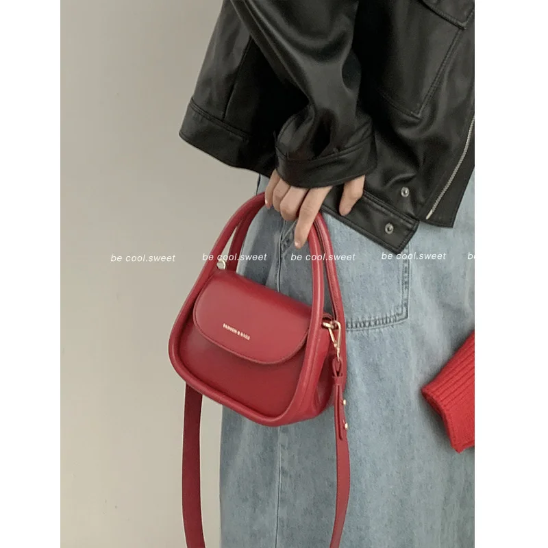 

Women's niche high sense handbag new Arrivals simple small square Fashion versatile One Shoulder Messenger Berserk Limited