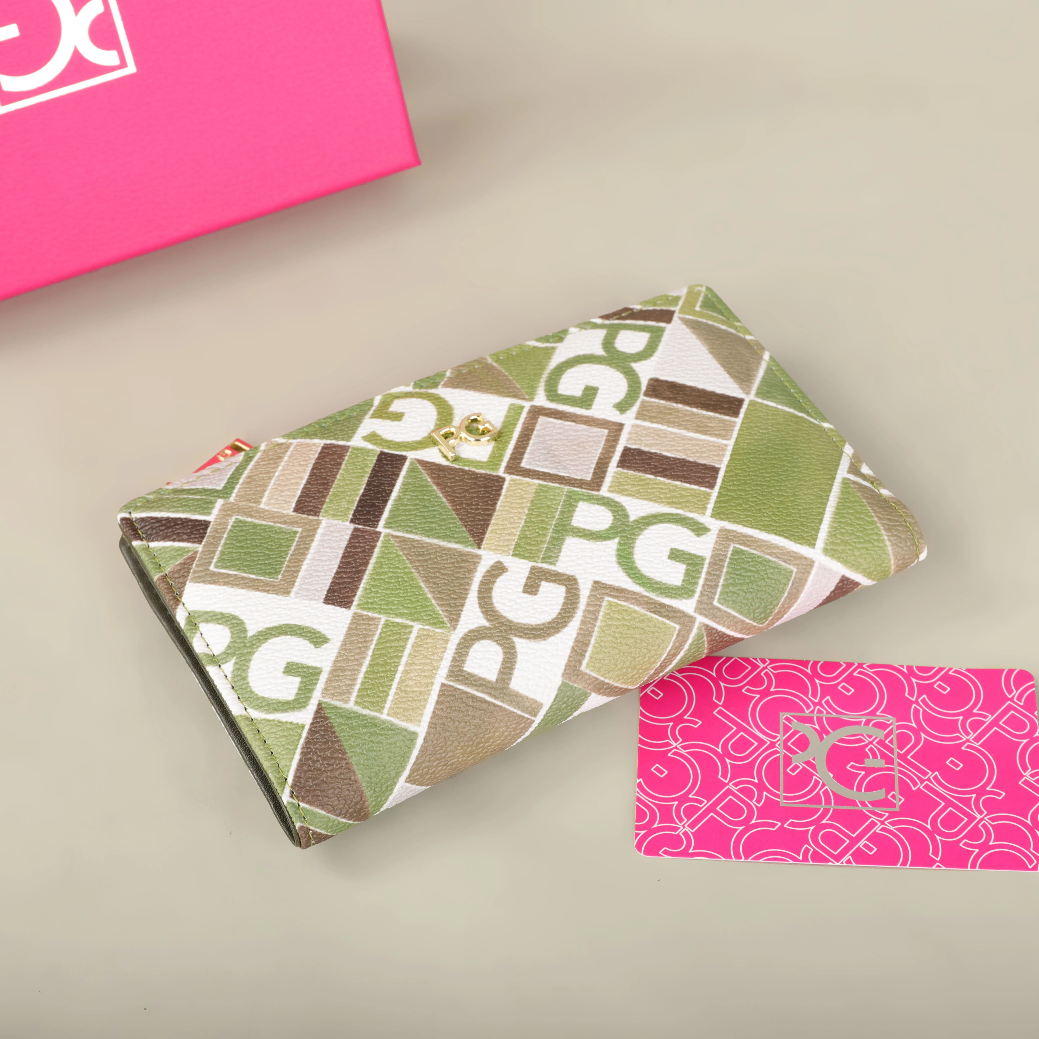 PG Women's Wallet Fashion Letter Color Pattern Classic Retro Long Storage Wallet PVC Material Women wallet