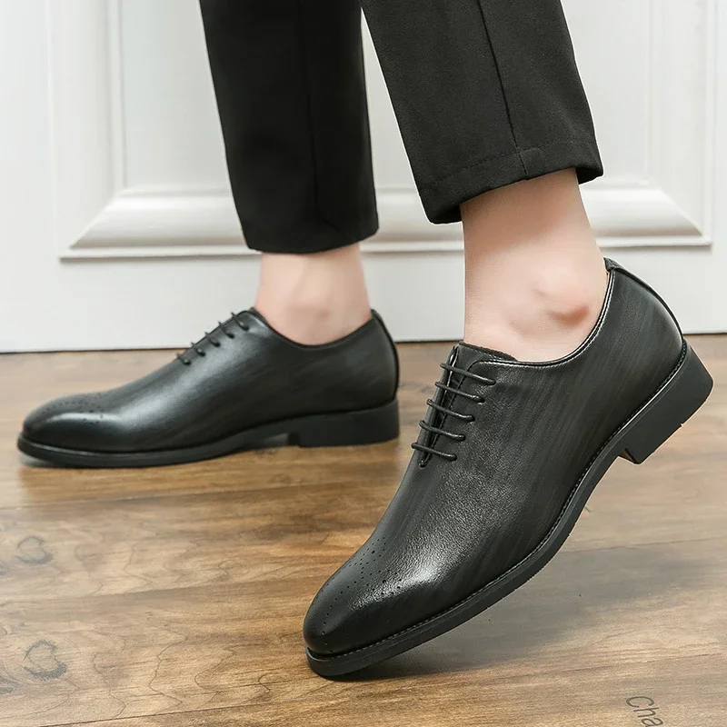 Men New Trendy Block Pointed Leather Shoes Versatile Casual Classic Shoes Rubbing Stripes European Style Sizes 38-47 Men Shoes