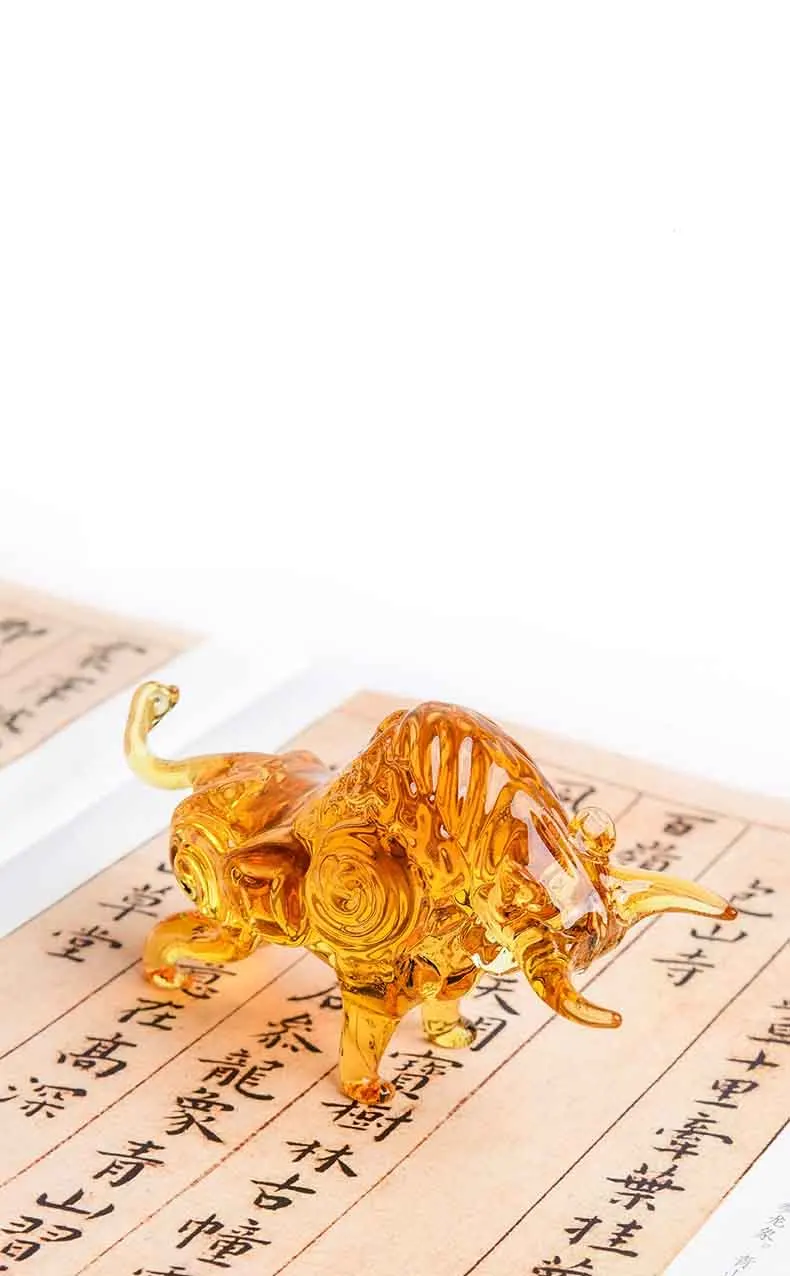Kristallbullen-Skulptur, Kunsthandwerksornament, Desktop-Dekoration für Wohnzimmer, kreative Kunstwerke, Tierstatue, nordische Geschenke, individuell – Detail 2