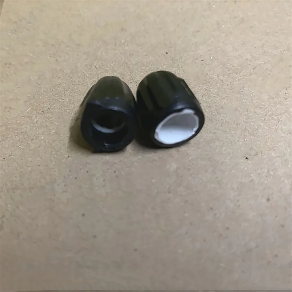 2 Pezzi Di 4 Manopole Di Controllo Del Tono Del Volume Tappi In Plastica Per Radio Hytera Tc500 Tc368S