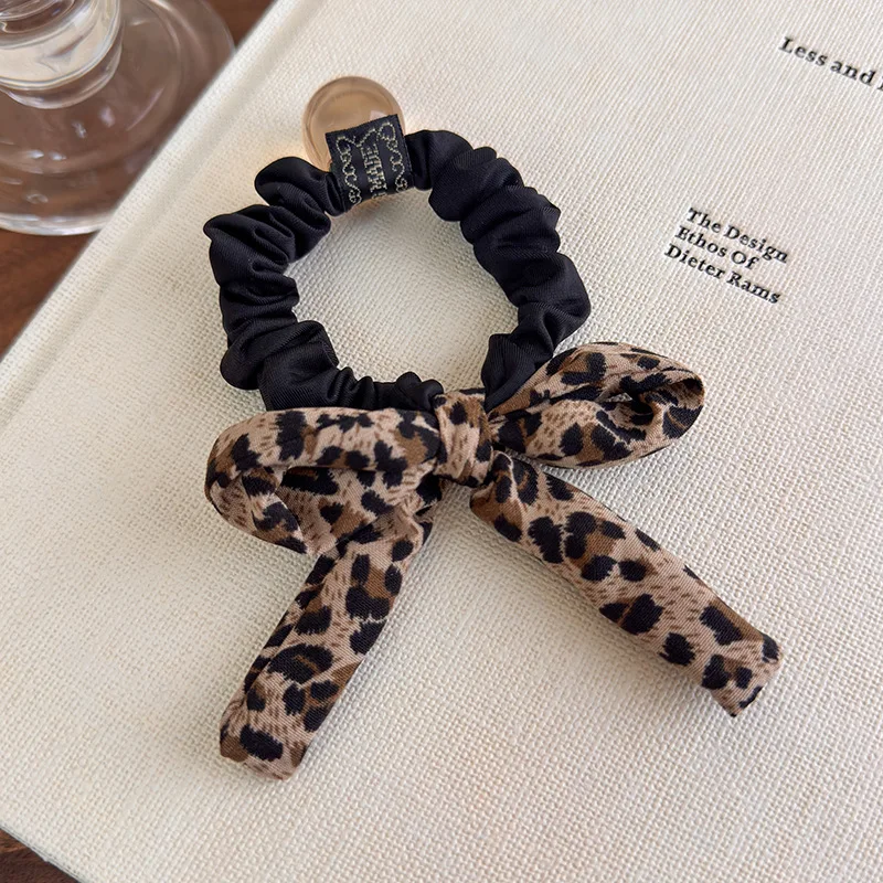 Retro-Haargummi mit Leopardenmuster, Schleife, eleganter niedriger Pferdeschwanz, Haar-Accessoire, luxuriöses Haarband, Lazy Chic Haarschmuck – Detail 7