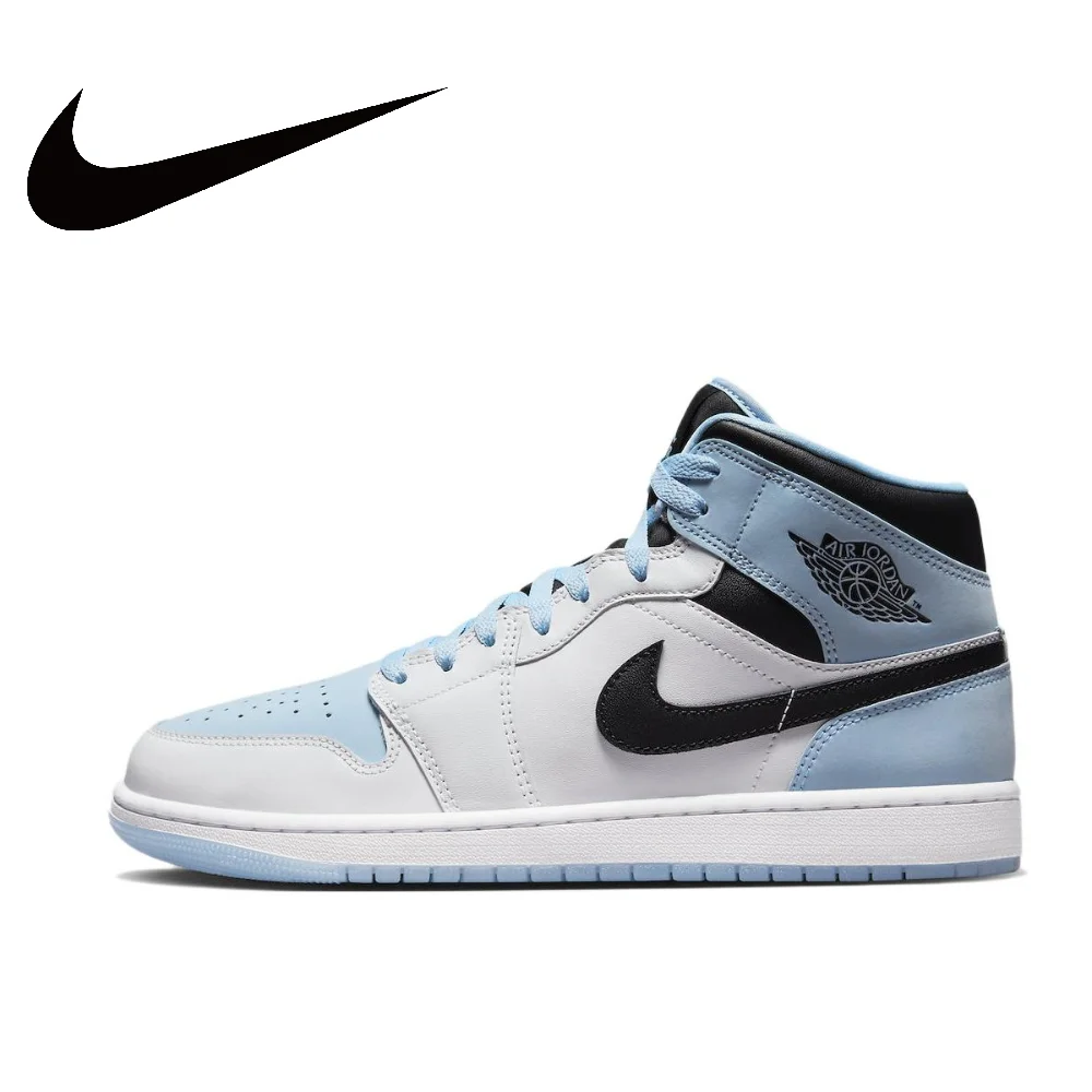 thumbnail image 1 of Zapatillas de baloncesto Nike Air Jordan 1 para hombre de corte medio, color blanco, 1 of 5