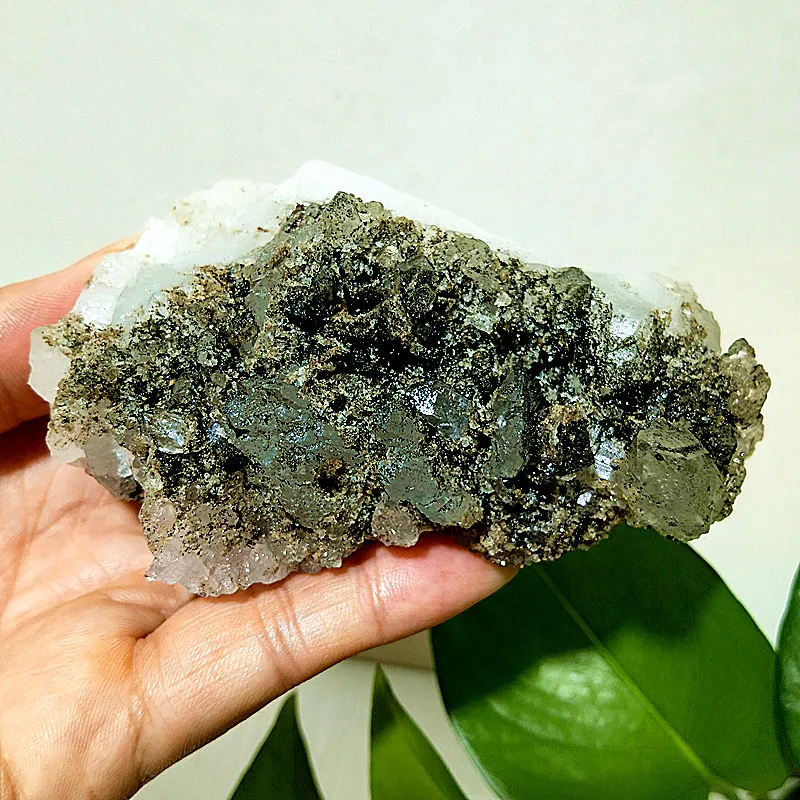 Natural Stones Epidote Srystal Symbiotic Ore Standard Meditation Energy Feng Shui Crystal Room Ornament 3