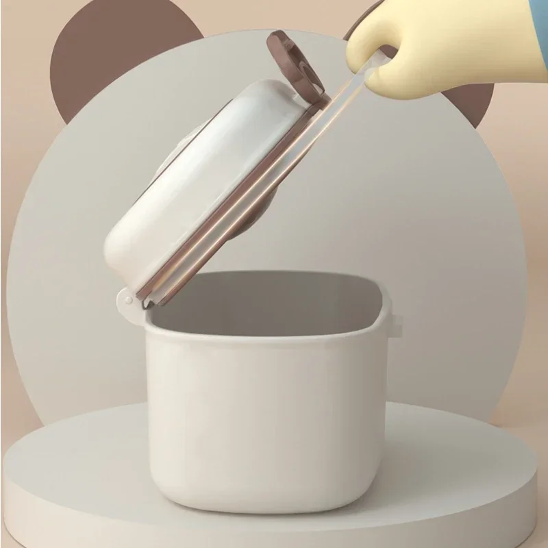 Portable Baby Milk Powder Box Cute Bear Shape Food Storage Box Essential Cereal Infant Milk Powder Toddler Snacks Container