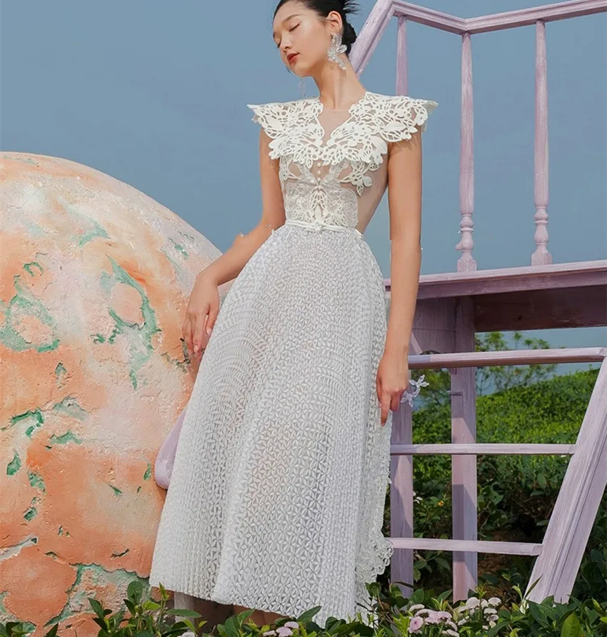 

New Exquisite Summer Pleated Dress Runway Fashion Women Lace Embroidery Patchwork Mesh Flying Sleeve O Neck Party Midi Vestidos