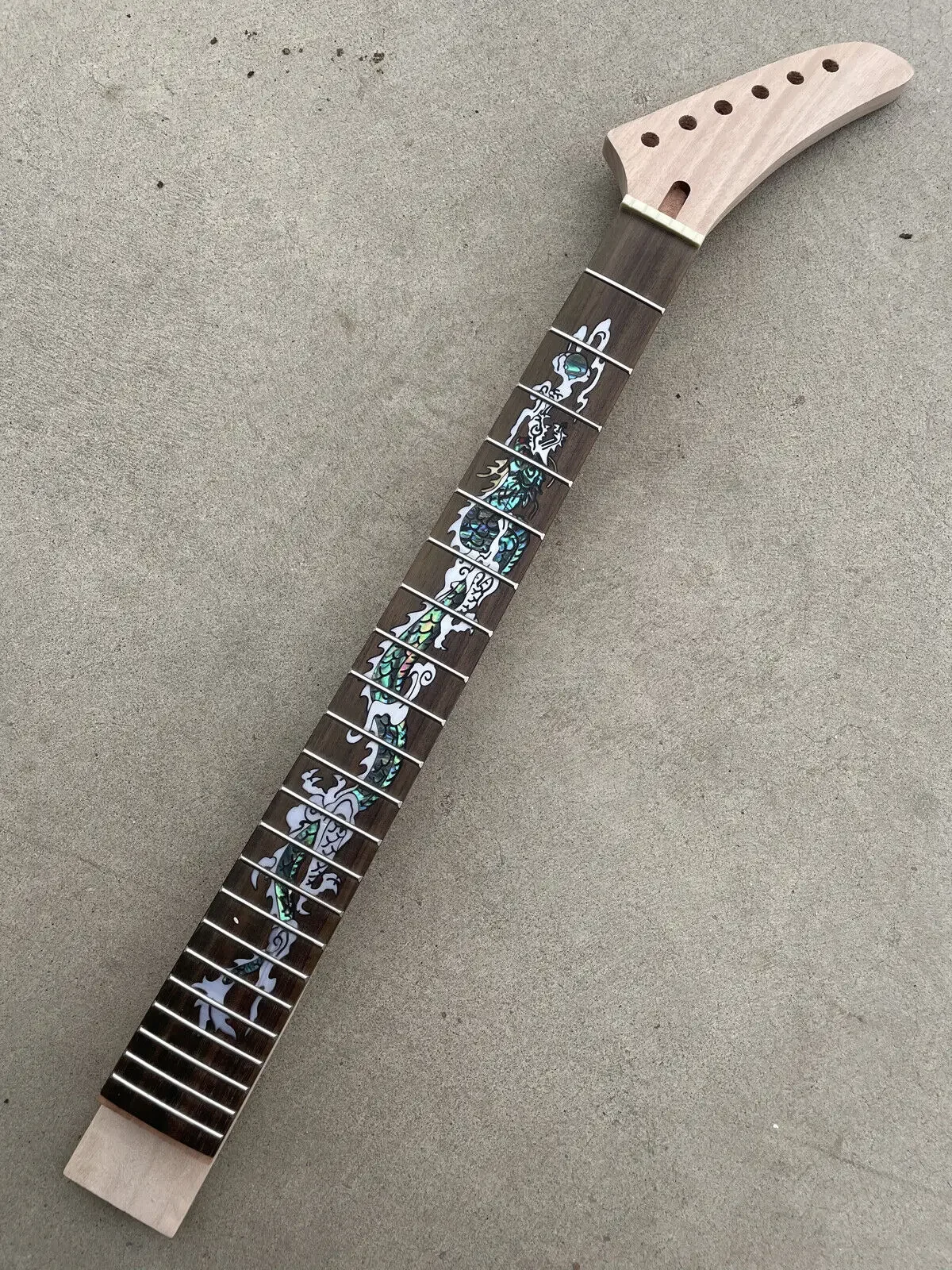 

Yinfente НЕОБРАБОТАННАЯ гитара, шейка, 22 Лада, 24,75 дюйма, розетка из розового дерева, болт на стиле, инкрустация дракона, Сменная головка «сделай сам» # x26