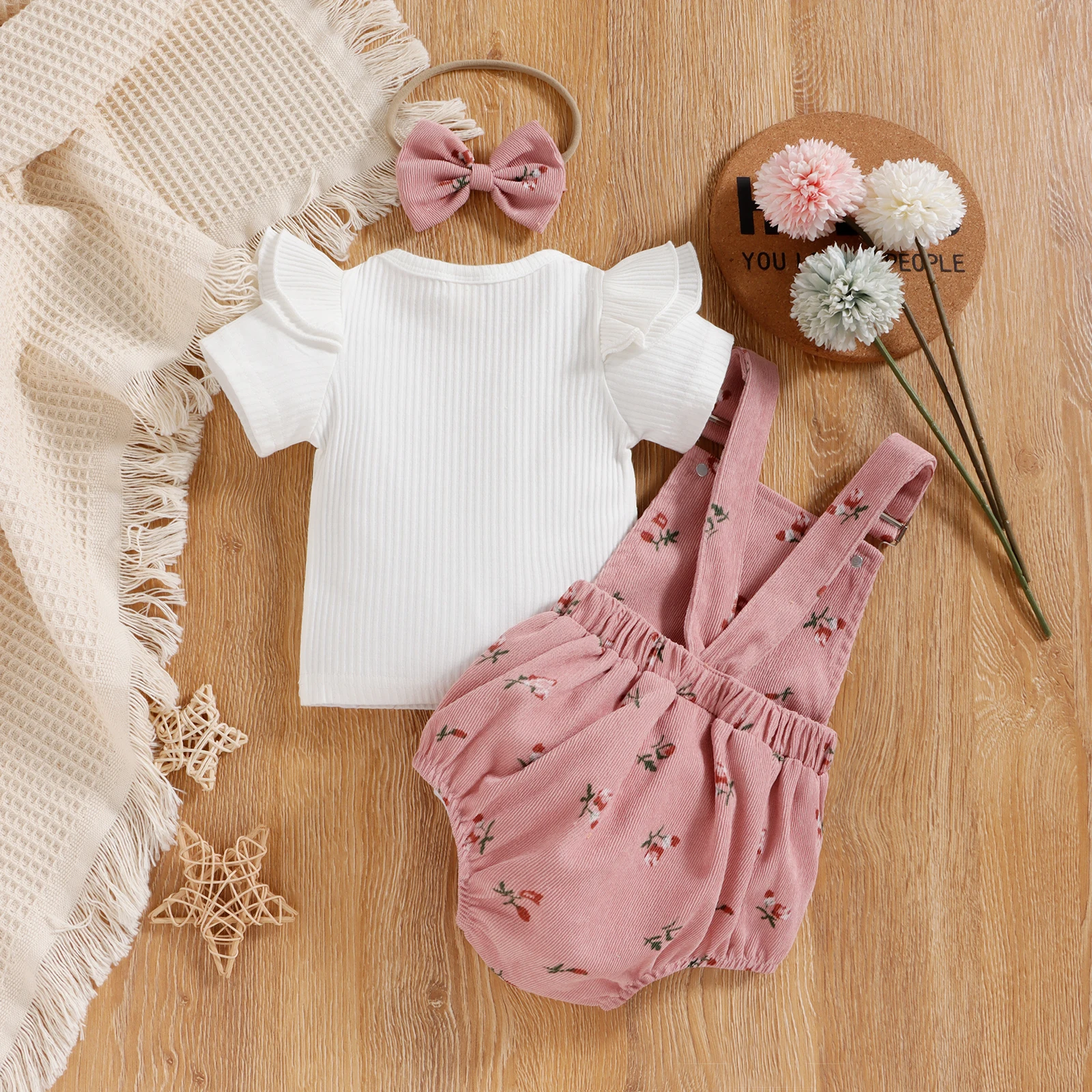 Description Picture 5 of item3PCS Summer New Style For Girls And Babies 0-1 Years Old Sweet, Cute And Comfortable Three-Color Corduroy Suspenders