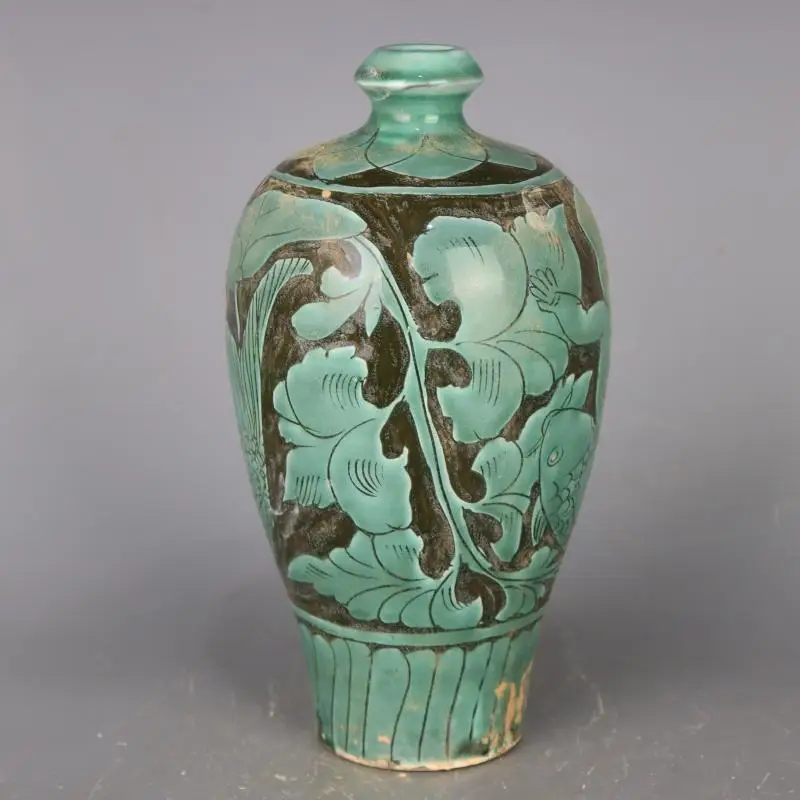 アンティークガラスの鯉の花瓶 ガラス工芸 | 北海道立近代美術館