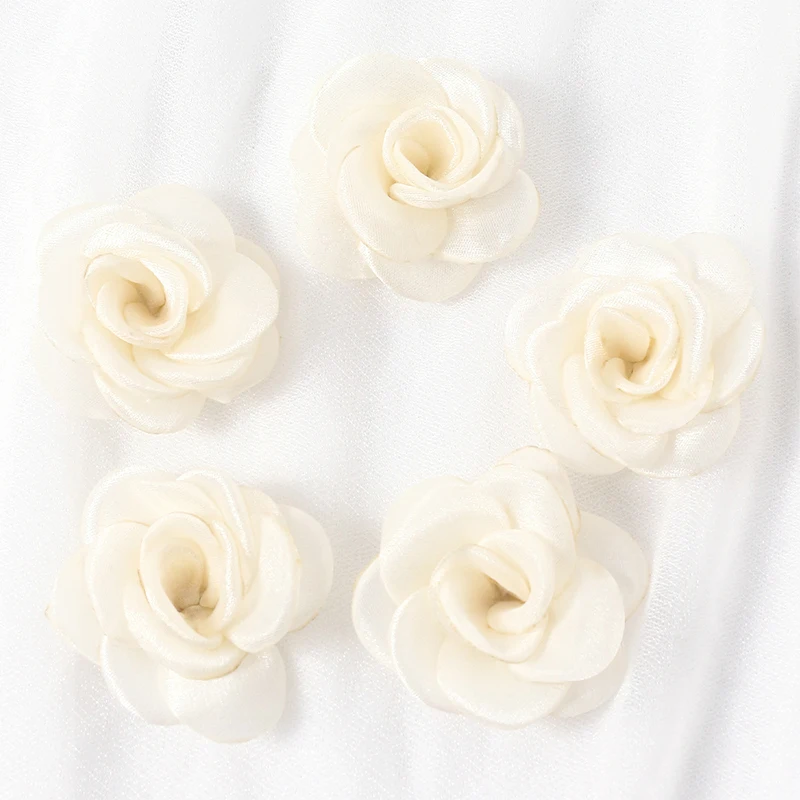 8 Stück 5 cm weiße Kamelien-Rosen-Chiffon-Stoffblumen für Zuhause, Zimmer, Hochzeitseinladung, künstliche Blumen für Kleid-Dekoration – Detail 11