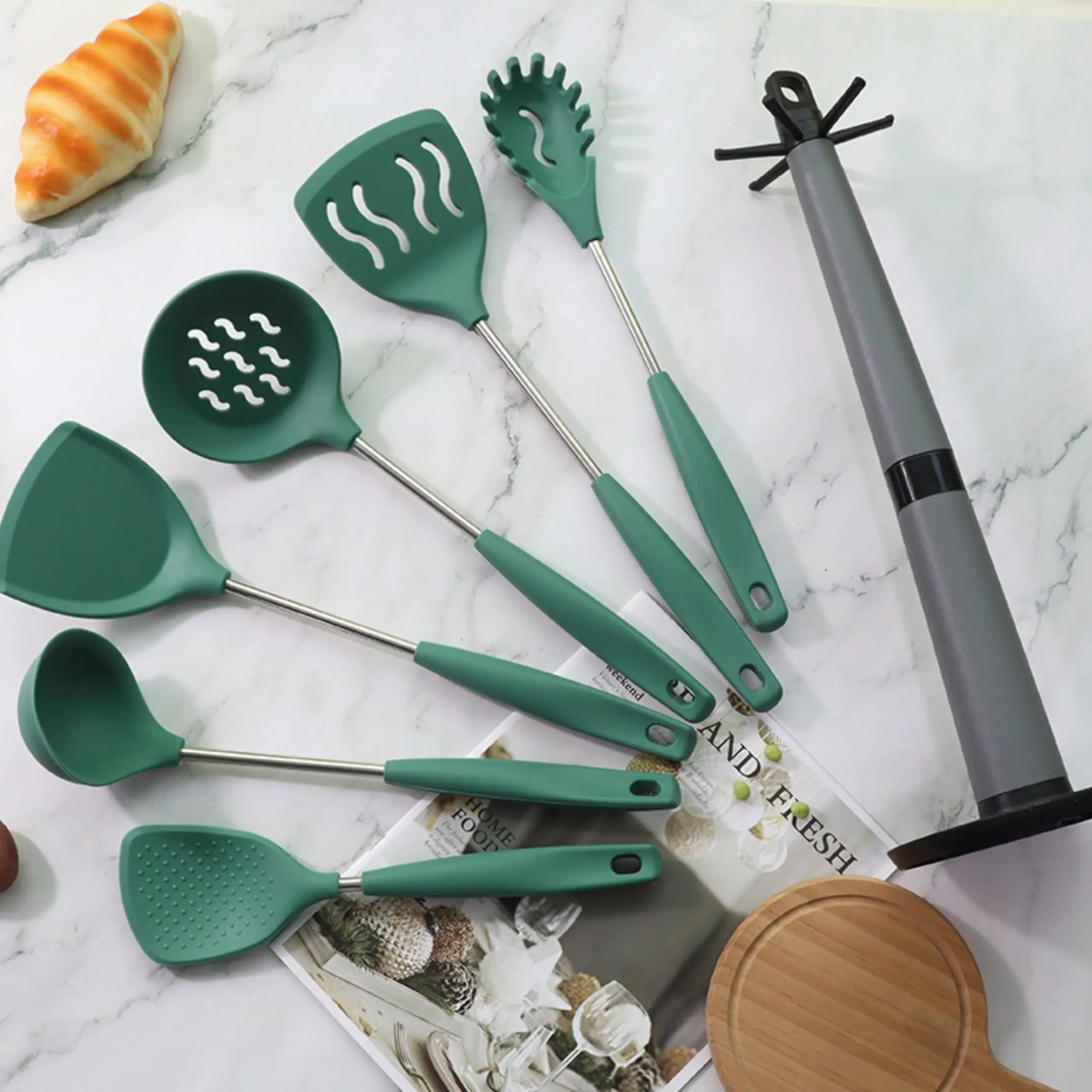 

Hanging Storage Set Stainless Steel Silicone Kitchenware 6 Set Spatula Spoon Leakage Shovel Heat Resistant And Anti-skid