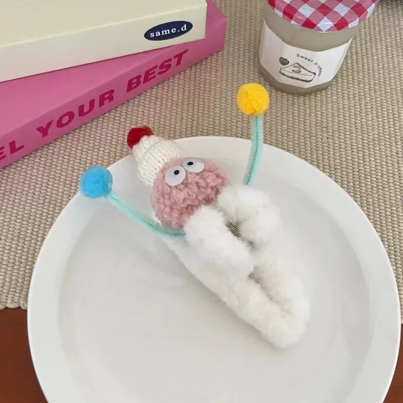 1 PCS Women's Hair Claws Cartoon 3D Dolls Kawaii Cute Sweet Plush Hair Clips Funny Fashionable Verstaile Hair Accessories Girl
