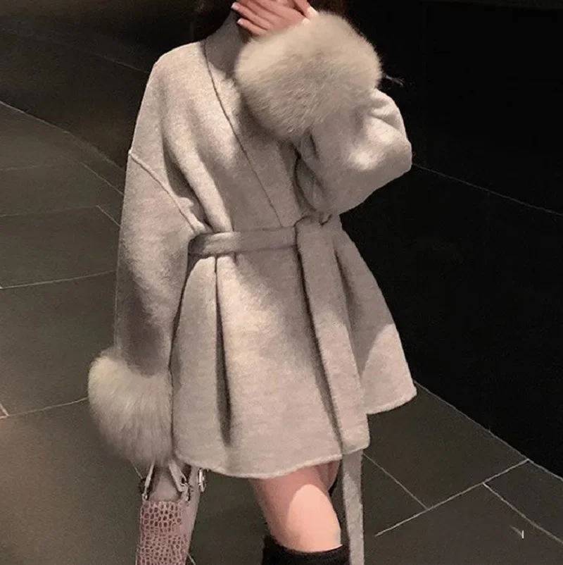 Cosmo Winter New Loose Fit Lazy Style Chic Fashion V-neck blend Coat for Women Wide Sleeves Outwear Stripes Female Wool Coat 6