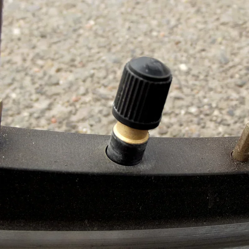 Premium Black TR414 Tubeless Tire Valve Stems with Caps - High-Quality Rubber Snap-in Covers