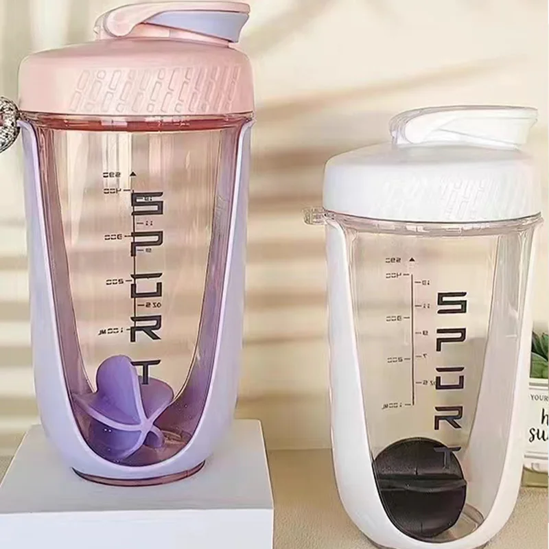 

590Ml Water Bottle Strawberry Life Portable Water Cup Coffee Mixing Cup Protein Powder Milk Couple Men Women Outdoor Accessories