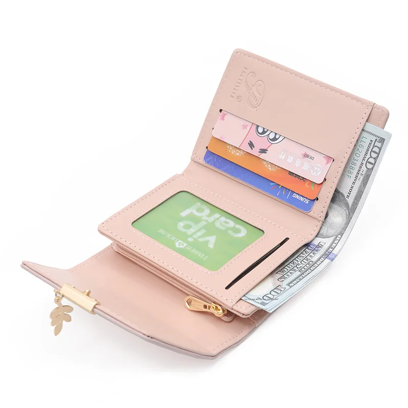 Women's Short Wallet with Fresh Checkered Leaf Pendant Leather Clutch