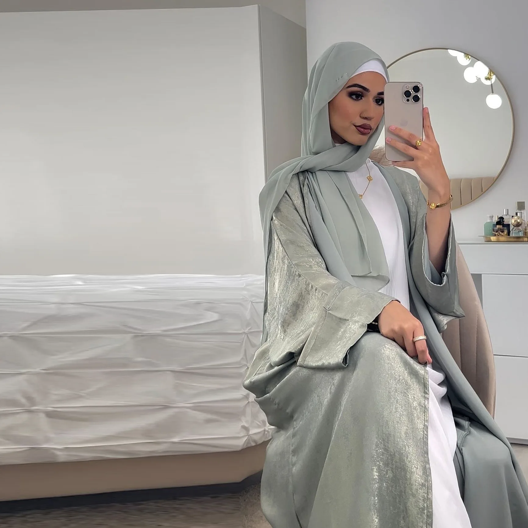 

Блестящее атласное кимоно Рамадан ИД с рукавом «летучая мышь», роскошная абайя Дубай, 2024 мусульманское скромное платье, кафтан, мусульманская одежда