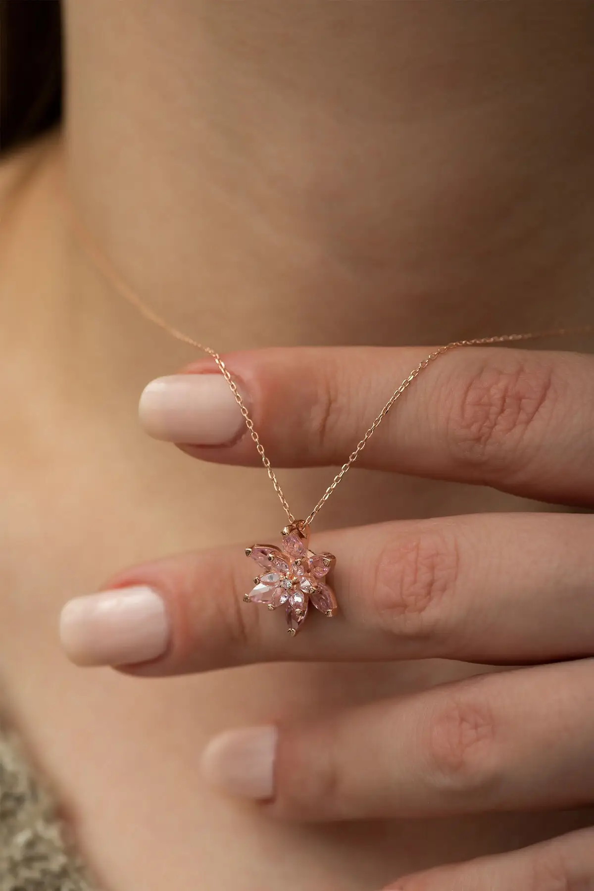 

Women's Silver Pink Stone Lotus Flower Necklace 925 Carat Zircon Stone Daily Bright Flowers Jewelry & Jewelry