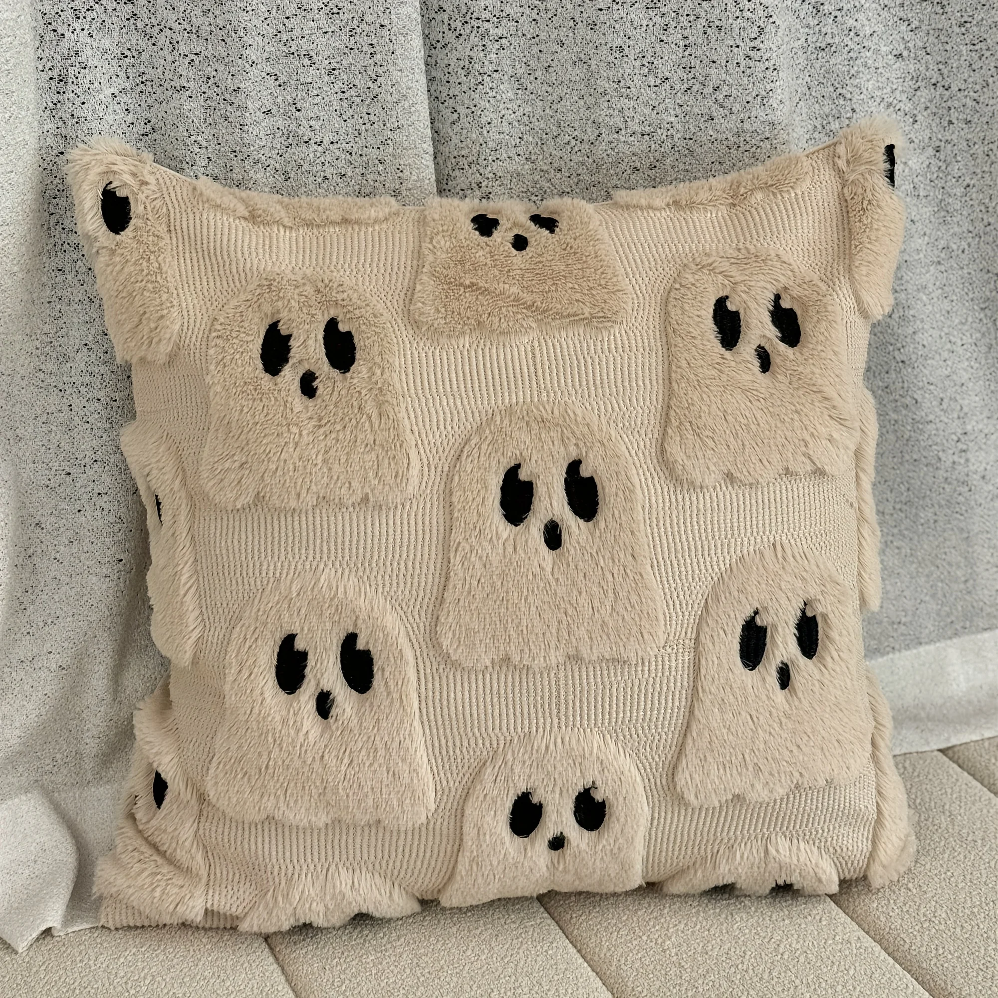 Halloween-Themed Adorable Ghost Pillow Cover with Zipper,Perfect for Seasonal Decor and Gifts, Seasonal Home Decor