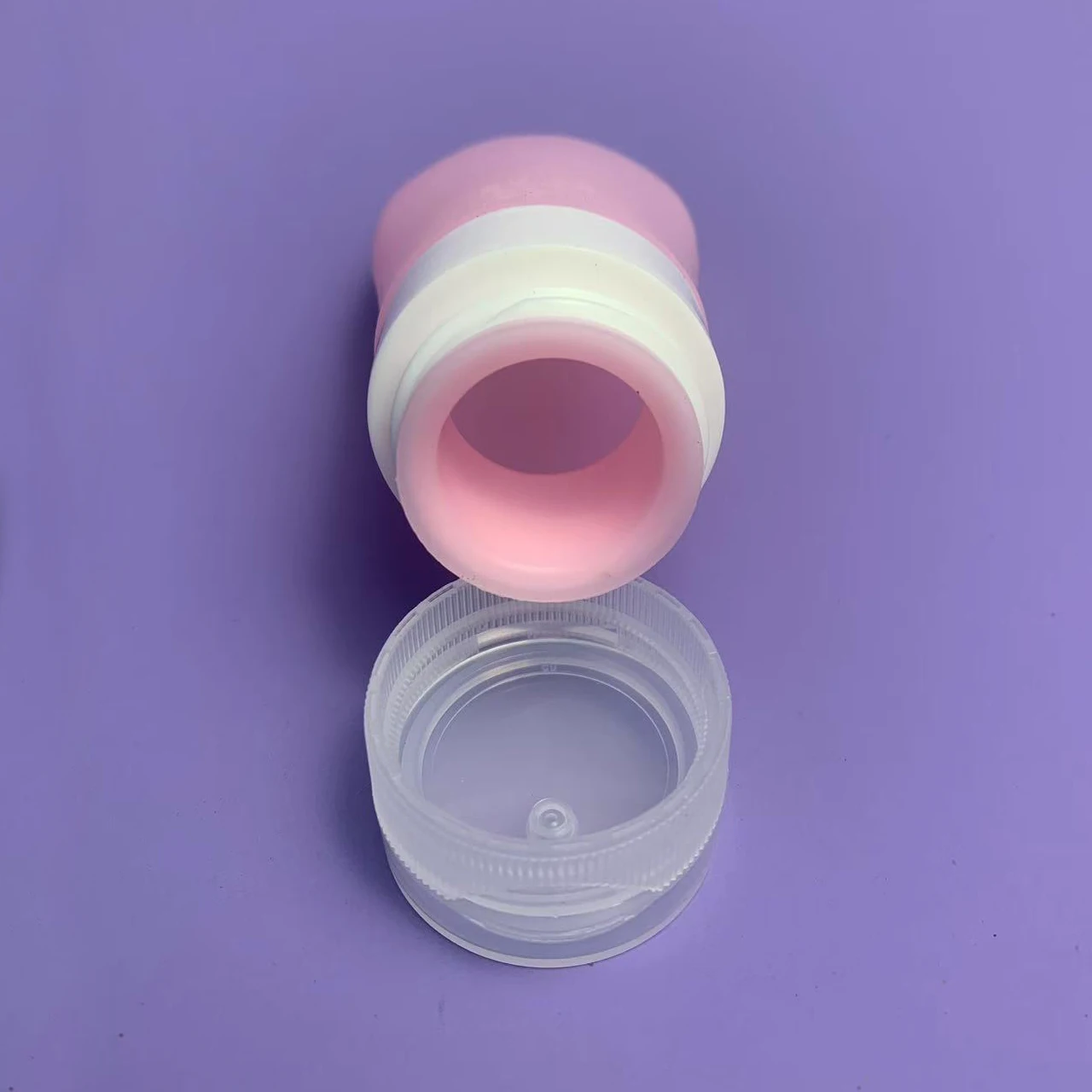 4Pcs Random Color Silicone Spice Refillable Bottle 2oz/60ml Storage Bottles for Spice,Solt,Suger,Coffee Beans，Pepper Powder