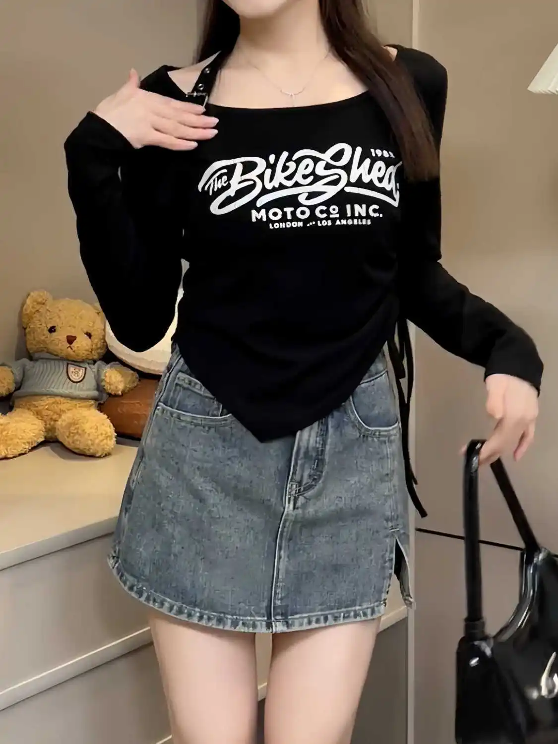 Unregelmäßiges Retro-Langarm-T-Shirt für Damen im neuen Design, schmales Top, trendig – Detail 4