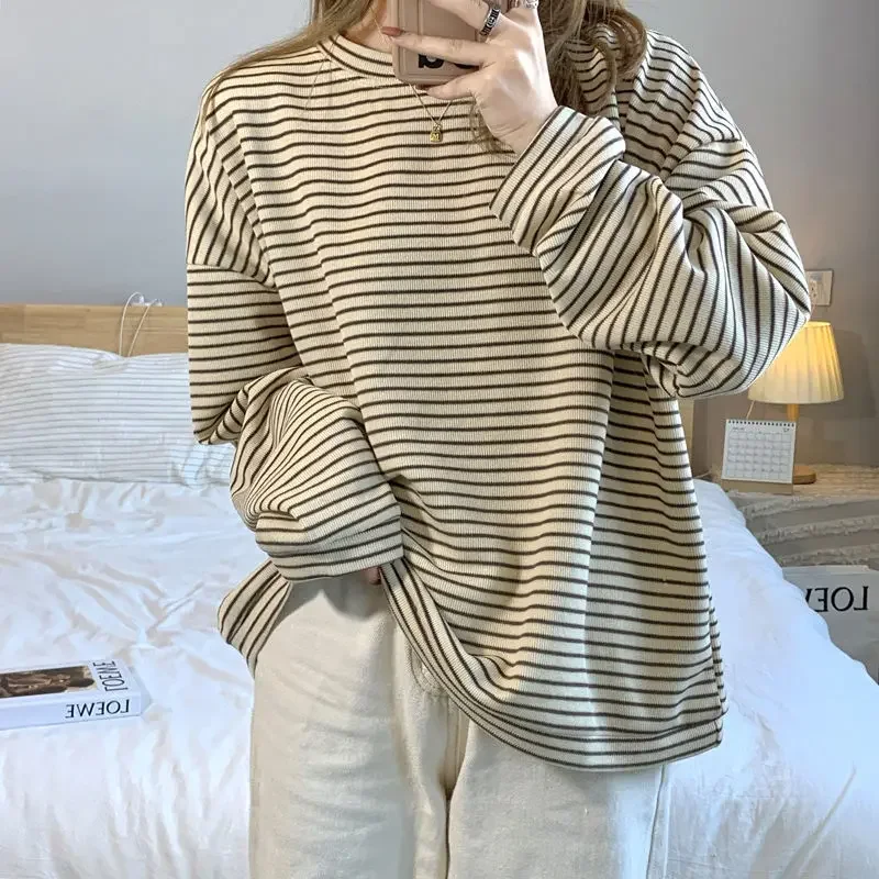 

2023 Autumn Winter New Loose All-Match Simple Top Retro Lazy Style Age-Reducing round Neck Striped Pullover Sweatshirt Women