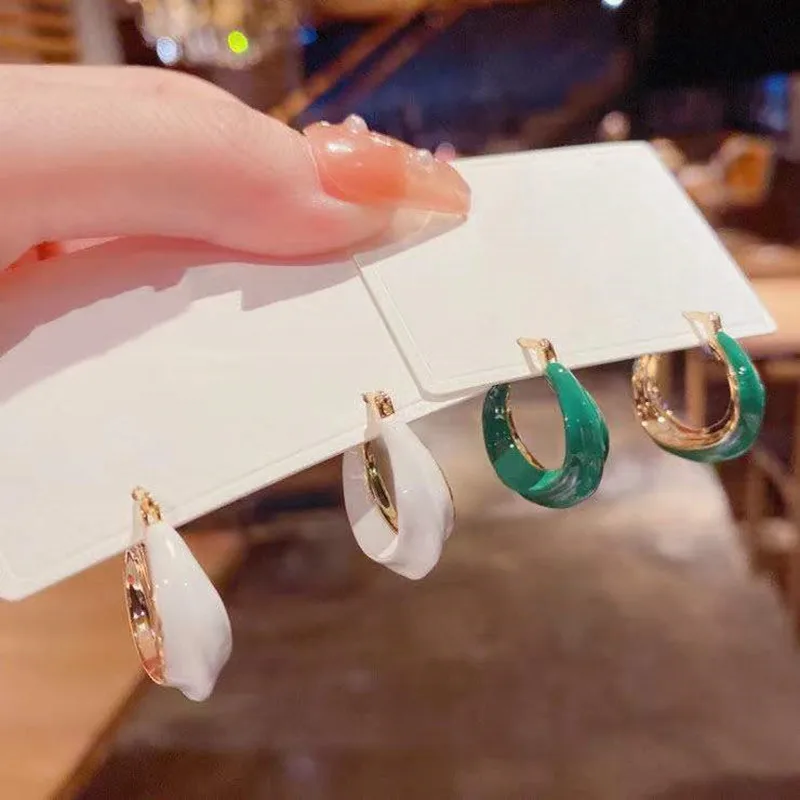 

2022 New Simple Geometric Irregular Oil Dropping Ring Earrings Small Design French Style Earrings.