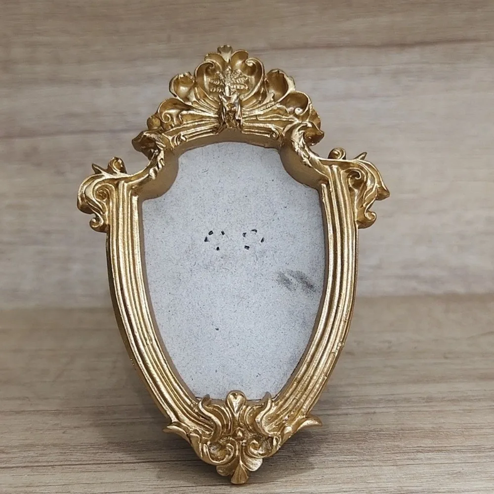 Elegant Vintage Gold Resin Frame - Baroque Desktop Decoration