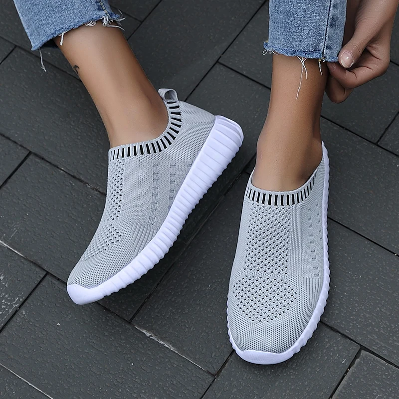 Women's Ultra Light Oversized Running Shoes, Fashionable Fly Woven Breathable Sports Sneakers