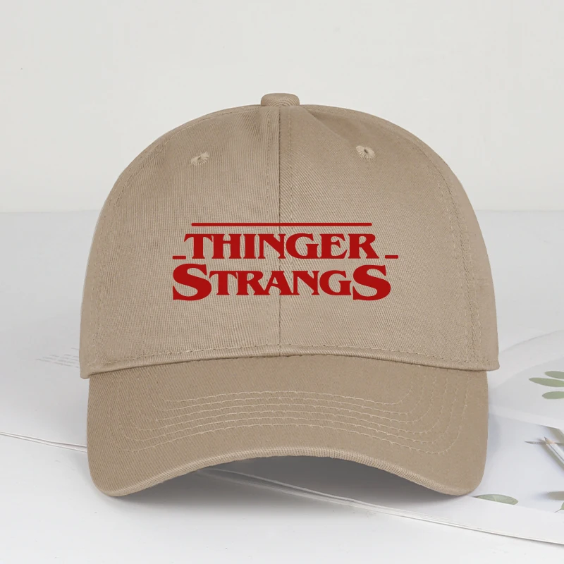 THINGER STRANGS 소프트탑 야구 모자 부드럽고 편안하며, 복고풍의 일상 통근, 야외 하이킹, 팝 문화 애호가를 위한 선물