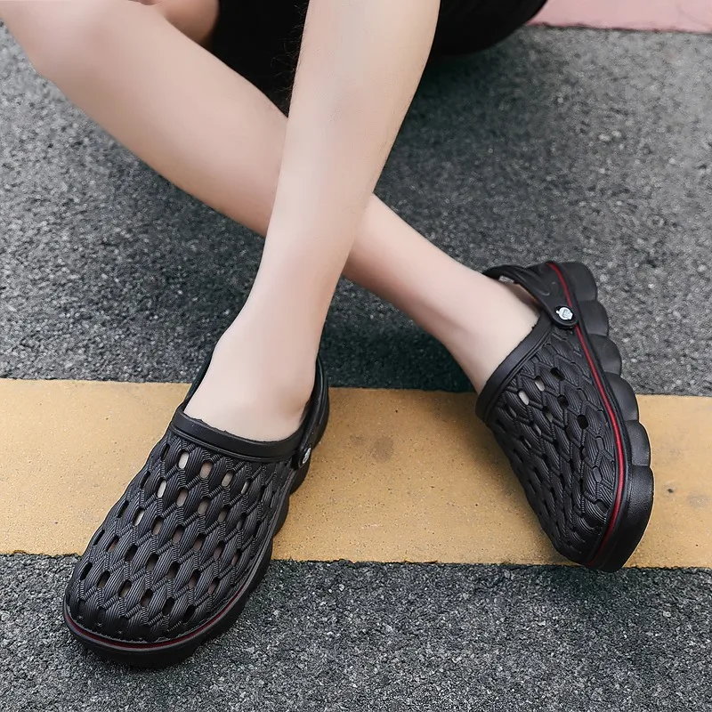 Top Trend 2024 Unisex Outdoor Slippers - Stylish Home and Beach Footwear