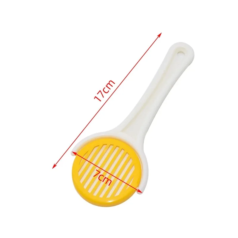 

2pcs Hand-Held Bee King Clasp Plastic Bee Traps Outdoor Beekeeping Tools