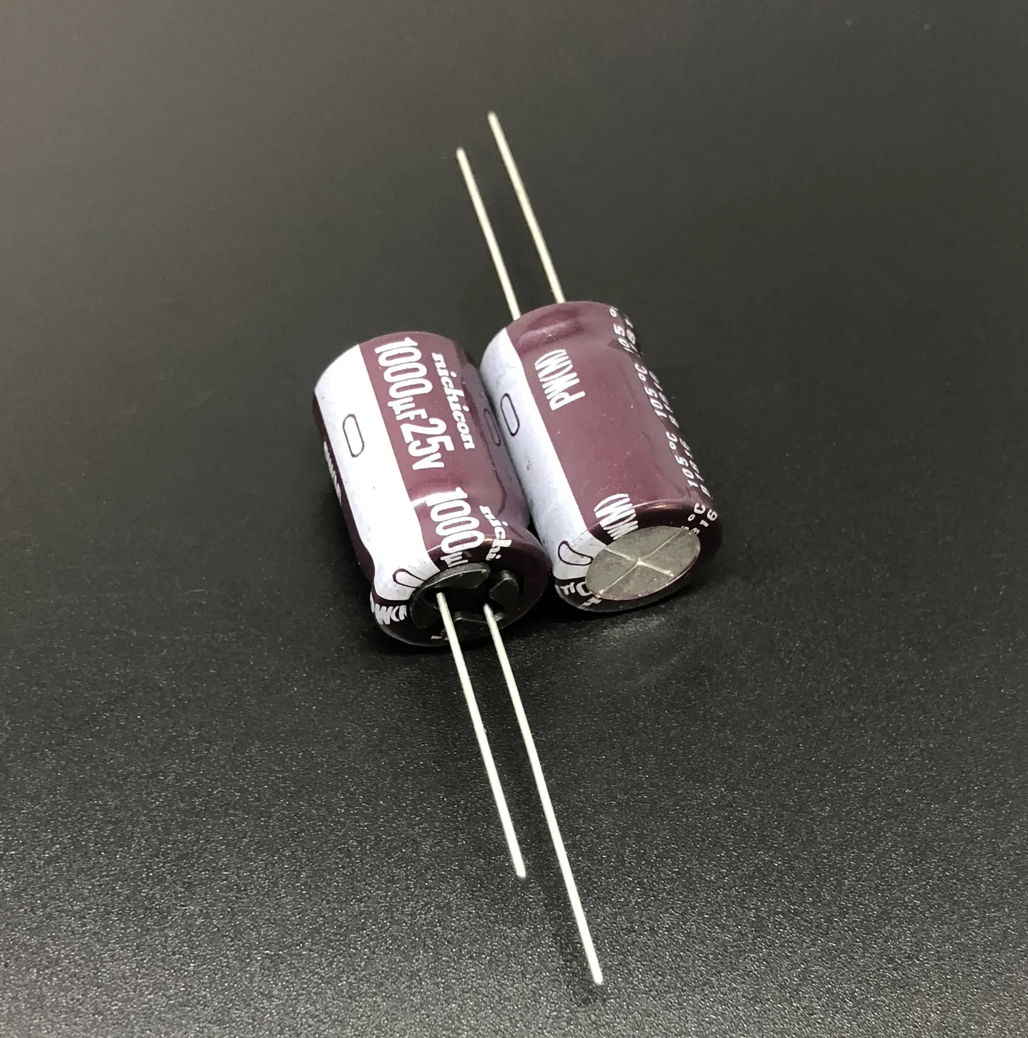 

10pcs/100pcs 1000uF 25V NICHICON PW Series 12.5x20mm Low Impedance Long Life 25V1000uF Aluminum Electrolytic capacitor