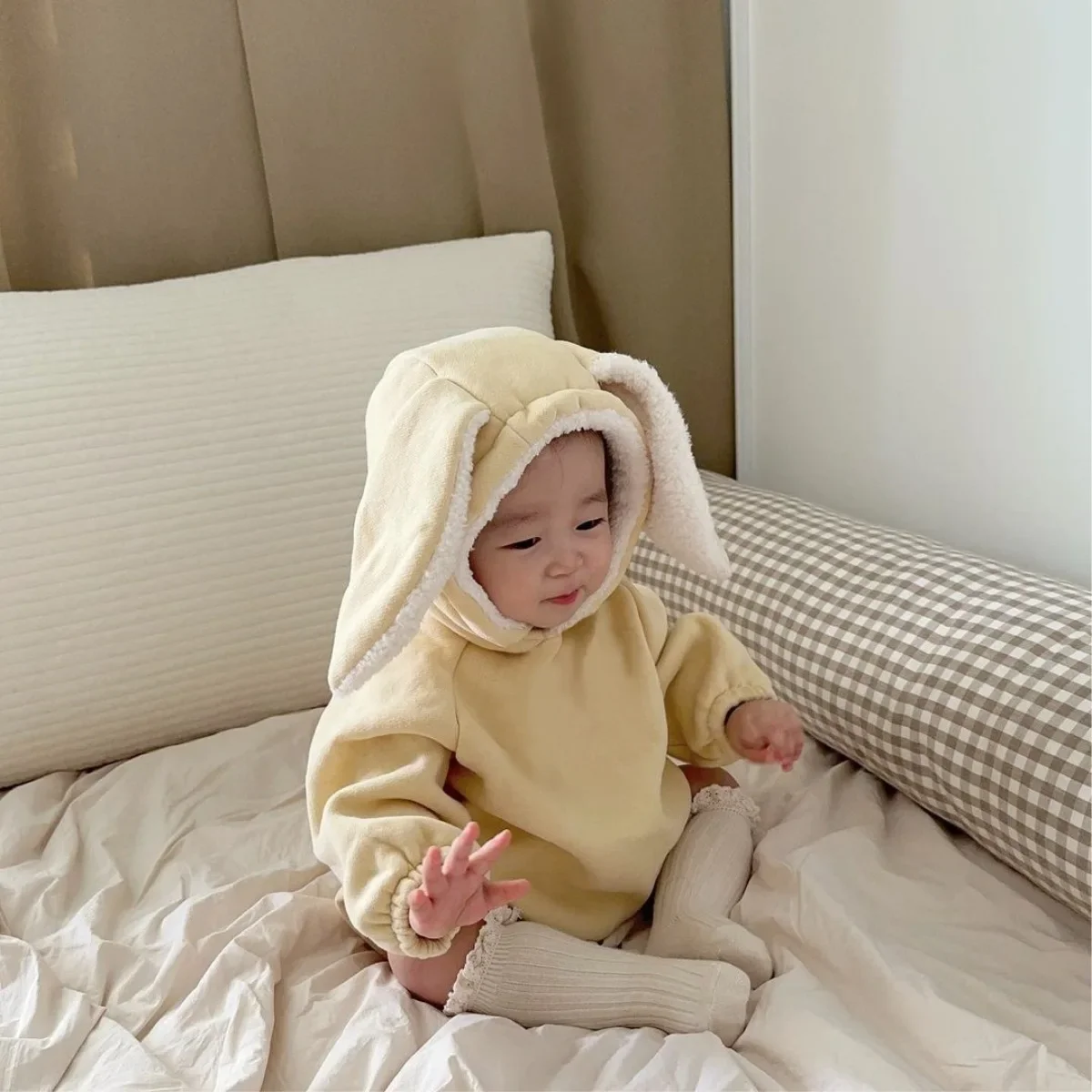 Fleece-Lined Baby Rabbit Ear Rompers Autumn/Winter Cotton Outdoor Overalls For Boys And Girls Aged 1 Year Infant Footwear