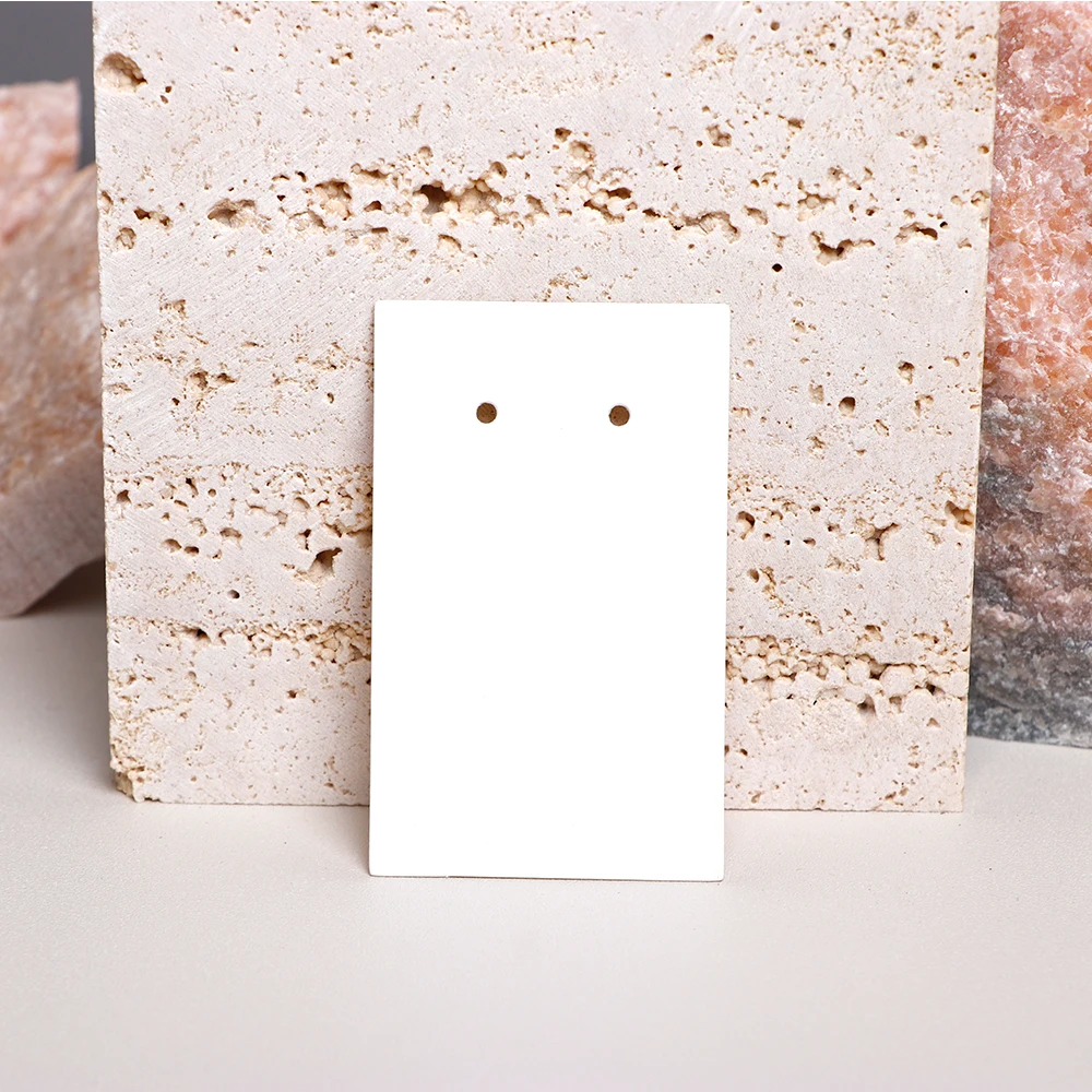 Рисунок 6 - Пустые вертикальные витрины для сережек-гвоздиков