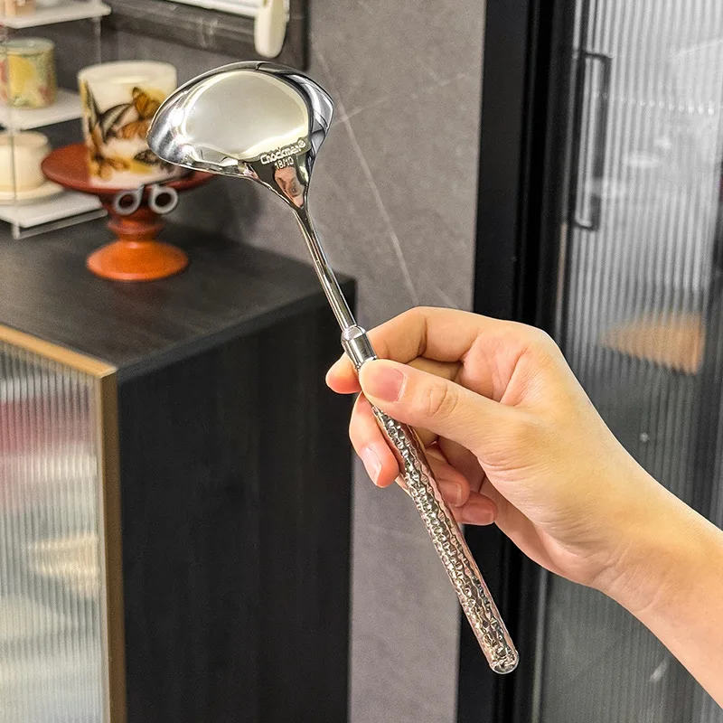 طويل مطروق 304 الفولاذ المقاوم للصدأ ملعقة شوربة مصفاة مغرفة المطبخ للنودلز إناء/ قدر ملاعق تقديم عامة أدوات المائدة الموضة