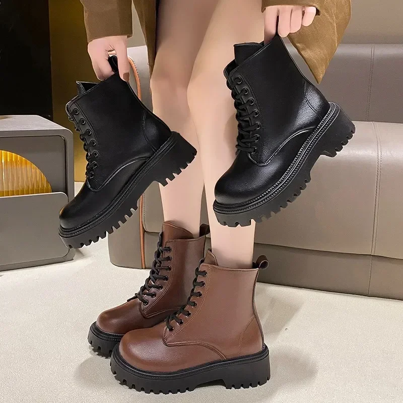 

Однотонные кожаные современные ботинки, милые женские ботильоны, зимняя теплая Классическая обувь на пуговицах для женщин, обувь на среднем каблуке