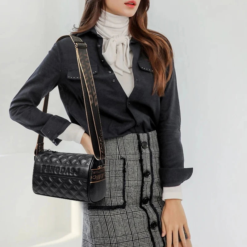 Luxury Designer Womens Fashion Lock Shoulder Bags 2024 New Ladies Simple Handbags Main High Quality Leather Crossbody Bags