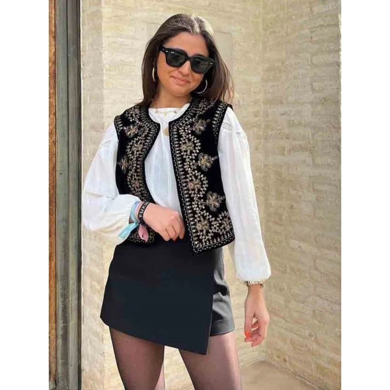 

Woman Sequin Embroidered Velvet Vest Tops Fashion Vintage Sleeveless O-Neck Black Vests 2023 Spring Causal Slim Street Lady Top