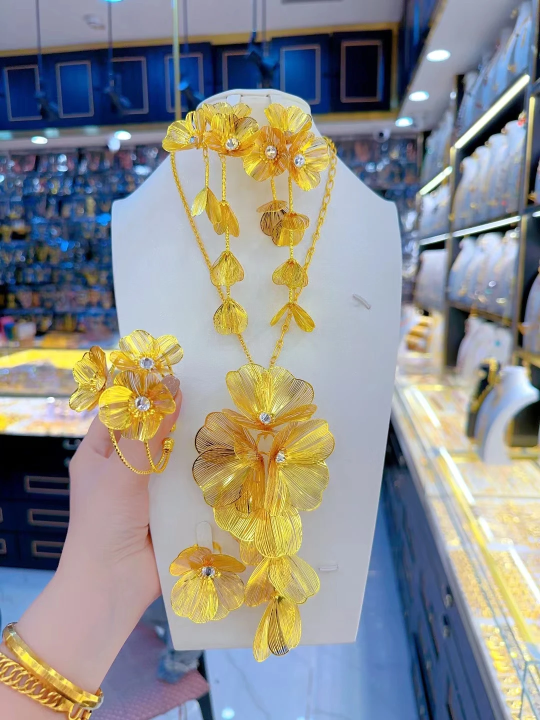 2024 Dubai New 24K Gold Plated Flower Necklace Earrings Ring