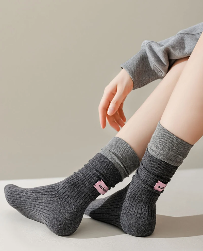 Mode für Frauen Retro koreanische rosa Label Englisch Brief gestreifte Baumwoll socken Frühling Herbst weich bequem bequem Mid-Tube Sport Sox – Detail 2