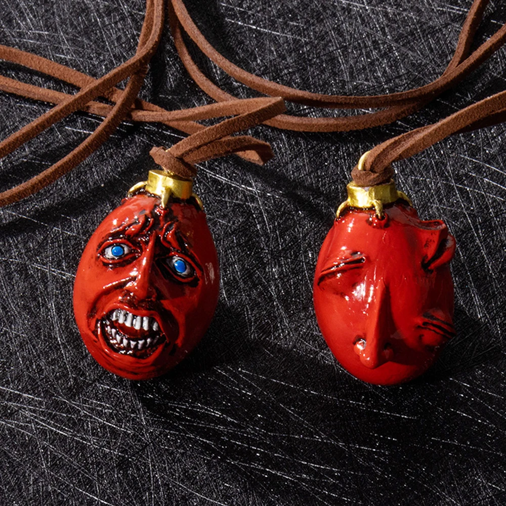 Рисунок 2 - Ожерелье в виде яйца грифффита из аниме Behelit