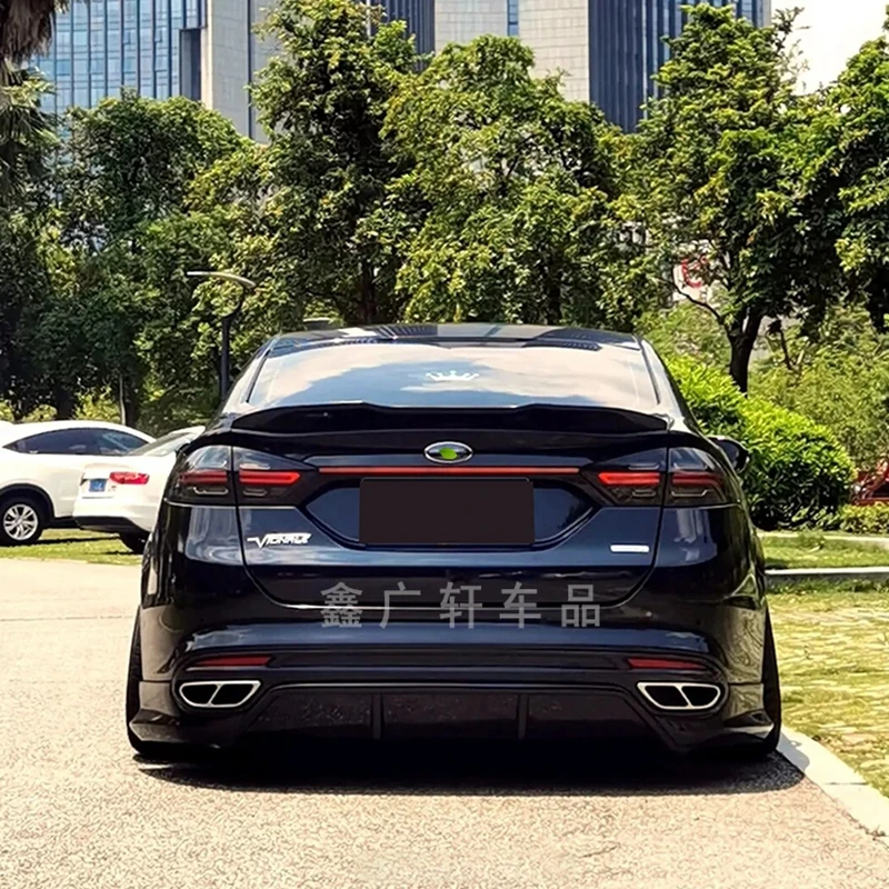 

Задний спойлер из углеродного волокна для Ford Mondeo 2013-2020