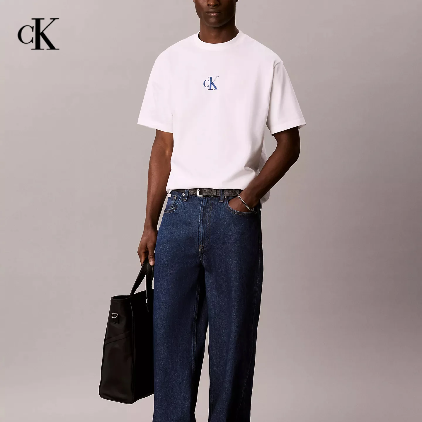 CK Herren Rundhals-Kurzarm-T-Shirt mit Brust-Stickerei, minimalistisches Design, klassisches Alltags-Freizeit-Oberteil für Männer